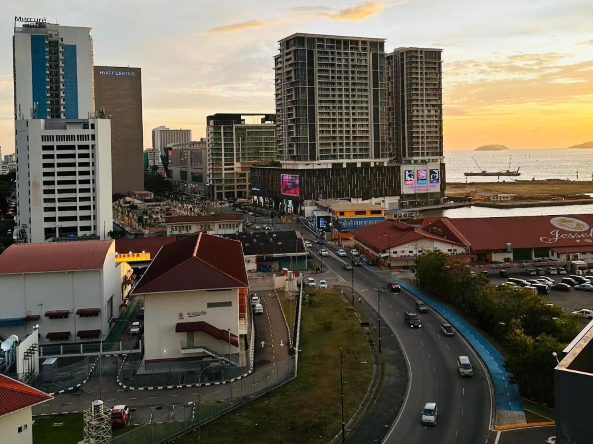 Botiza Suites At Jesselton Quay Kota Kinabalu Exterior foto
