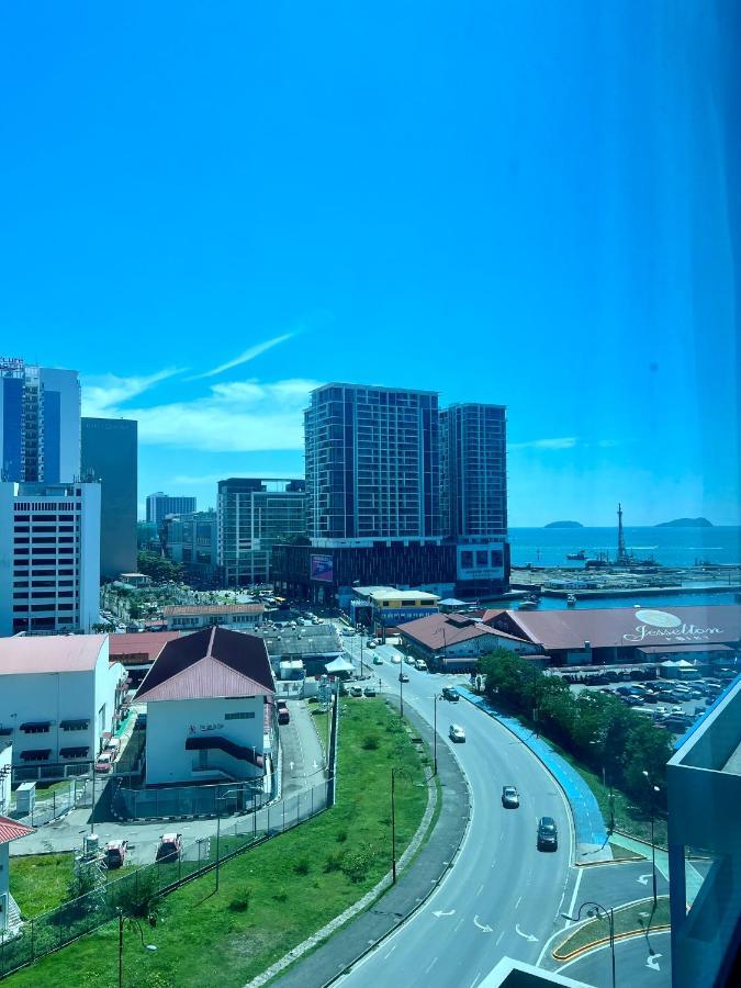 Botiza Suites At Jesselton Quay Kota Kinabalu Exterior foto
